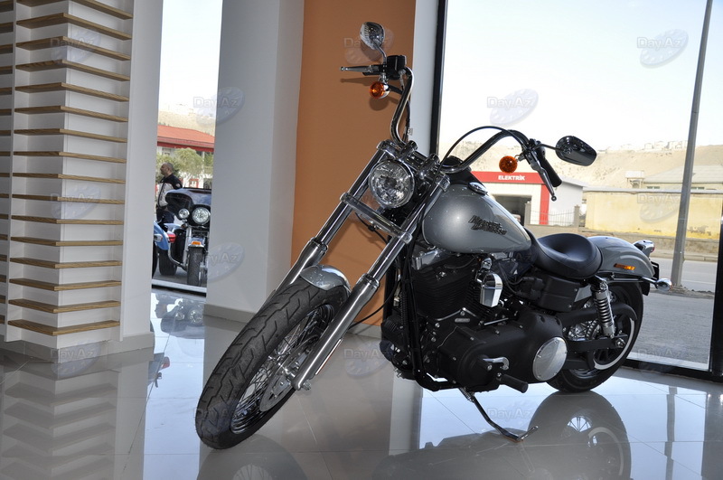 Легенда на двух колесах: Harley-Davidson рассекает по улицам Баку - ФОТОСЕССИЯ