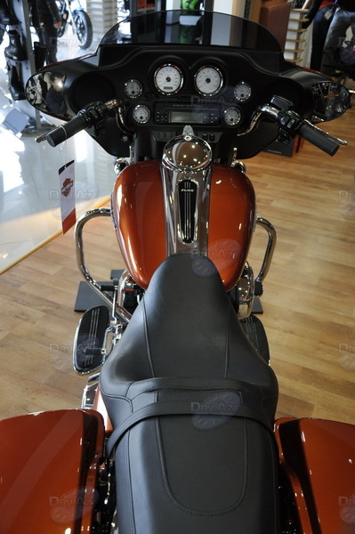 Легенда на двух колесах: Harley-Davidson рассекает по улицам Баку - ФОТОСЕССИЯ