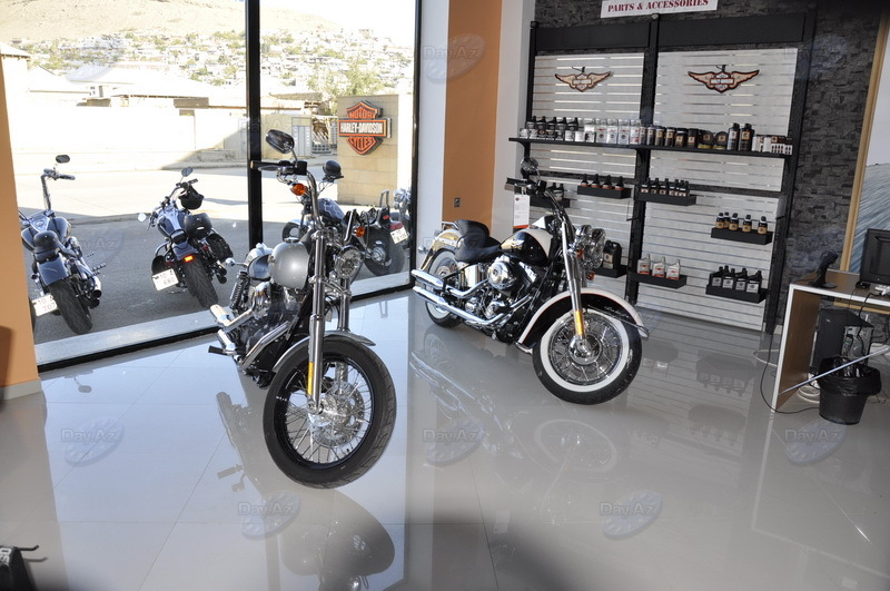 Легенда на двух колесах: Harley-Davidson рассекает по улицам Баку - ФОТОСЕССИЯ