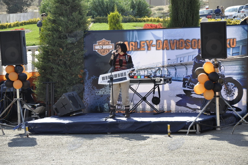 Легенда на двух колесах: Harley-Davidson рассекает по улицам Баку - ФОТОСЕССИЯ