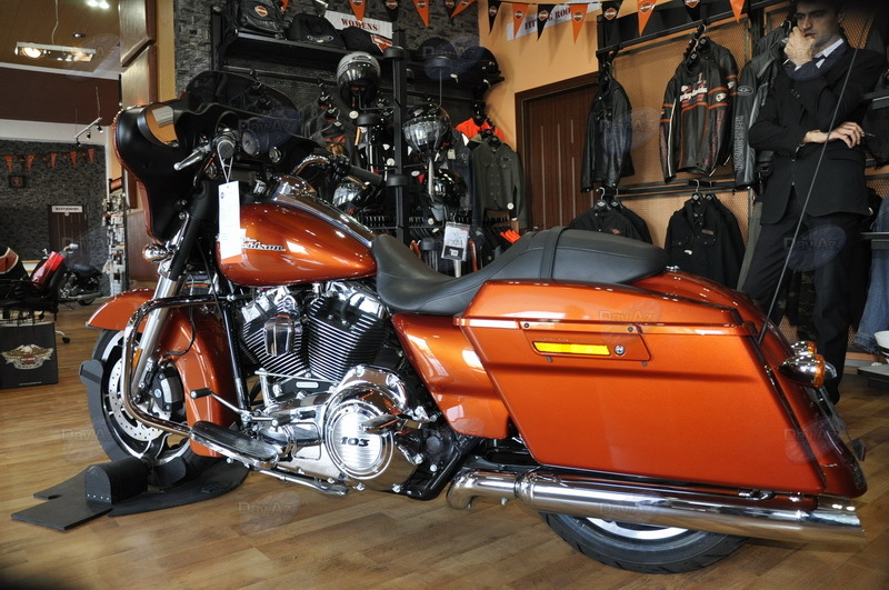 Легенда на двух колесах: Harley-Davidson рассекает по улицам Баку - ФОТОСЕССИЯ