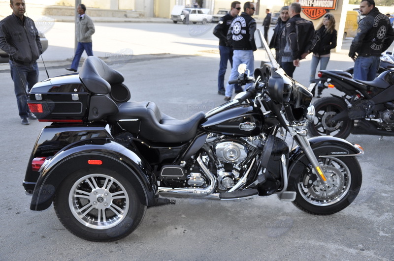Легенда на двух колесах: Harley-Davidson рассекает по улицам Баку - ФОТОСЕССИЯ