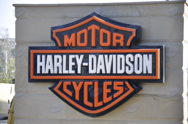 Легенда на двух колесах: Harley-Davidson рассекает по улицам Баку - ФОТОСЕССИЯ