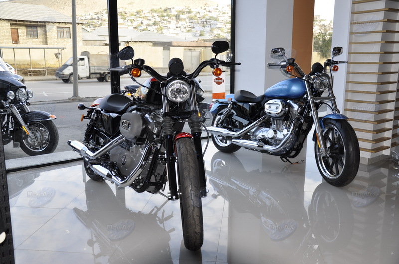 Легенда на двух колесах: Harley-Davidson рассекает по улицам Баку - ФОТОСЕССИЯ