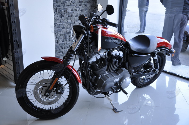 Легенда на двух колесах: Harley-Davidson рассекает по улицам Баку - ФОТОСЕССИЯ