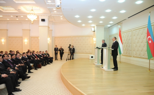 Президент Ильхам Алиев: "Мы вносим свой вклад в энергетическую безопасность наших партнеров" - ОБНОВЛЕНО - ФОТО