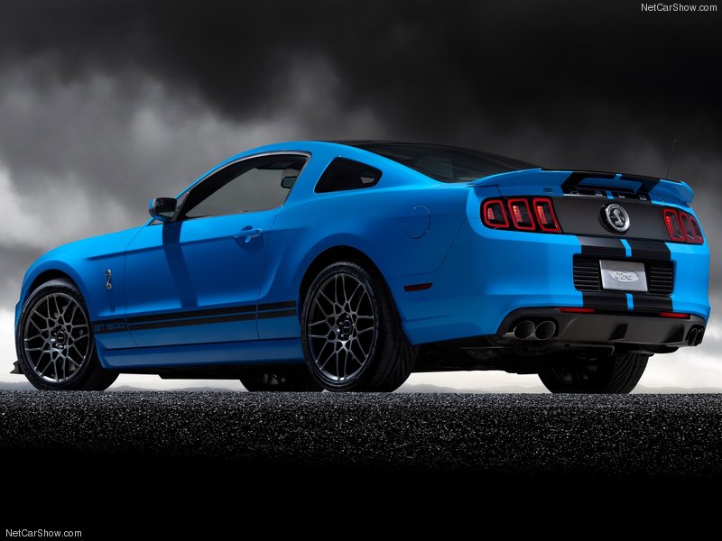 Ford обновил четыре модели Mustang, добавив им мощности - ФОТОСЕССИЯ