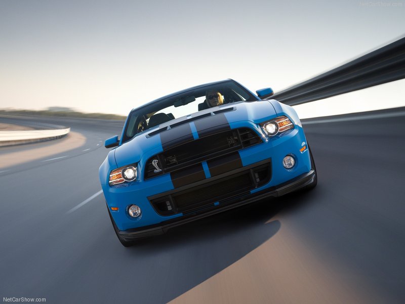 Ford обновил четыре модели Mustang, добавив им мощности - ФОТОСЕССИЯ