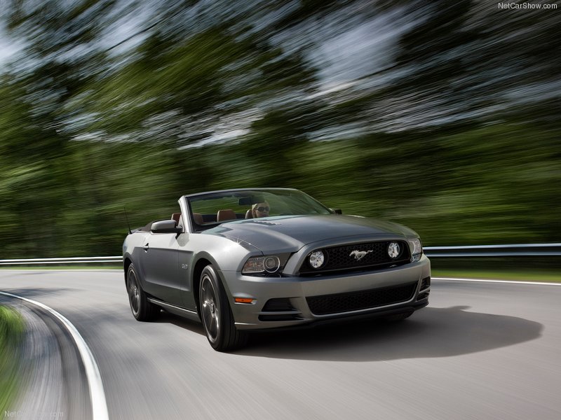 Ford обновил четыре модели Mustang, добавив им мощности - ФОТОСЕССИЯ