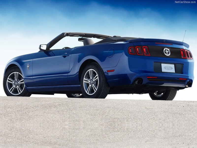 Ford обновил четыре модели Mustang, добавив им мощности - ФОТОСЕССИЯ