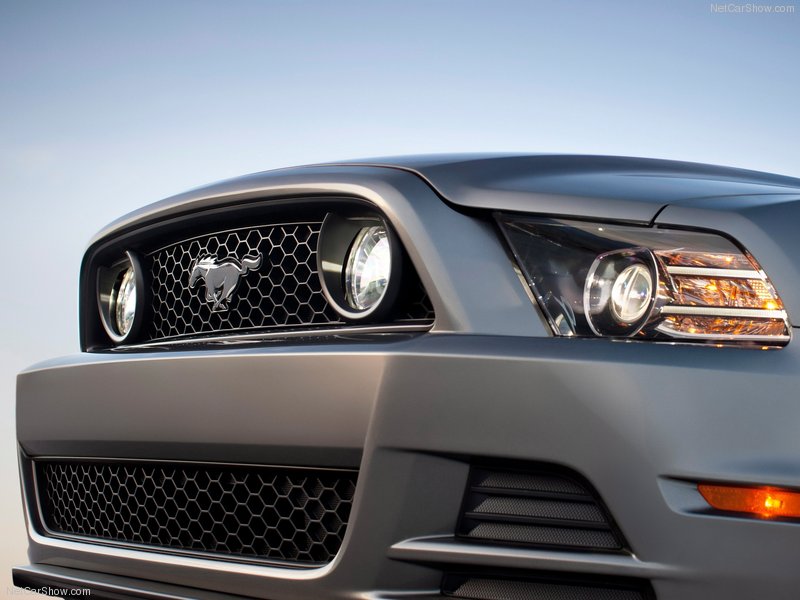Ford обновил четыре модели Mustang, добавив им мощности - ФОТОСЕССИЯ