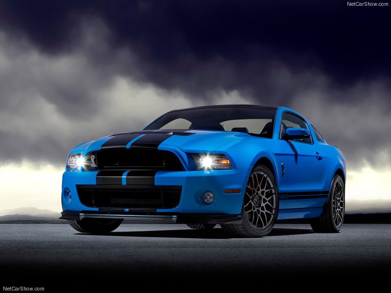 Ford обновил четыре модели Mustang, добавив им мощности - ФОТОСЕССИЯ