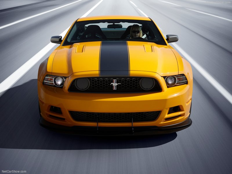 Ford обновил четыре модели Mustang, добавив им мощности - ФОТОСЕССИЯ