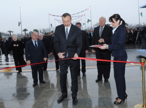 Президент Ильхам Алиев: "В Азербайджане все вопросы, связанные с транспортом, решаются успешно, профессионально и на высоком уровне" - ОБНОВЛЕНО - ФОТО