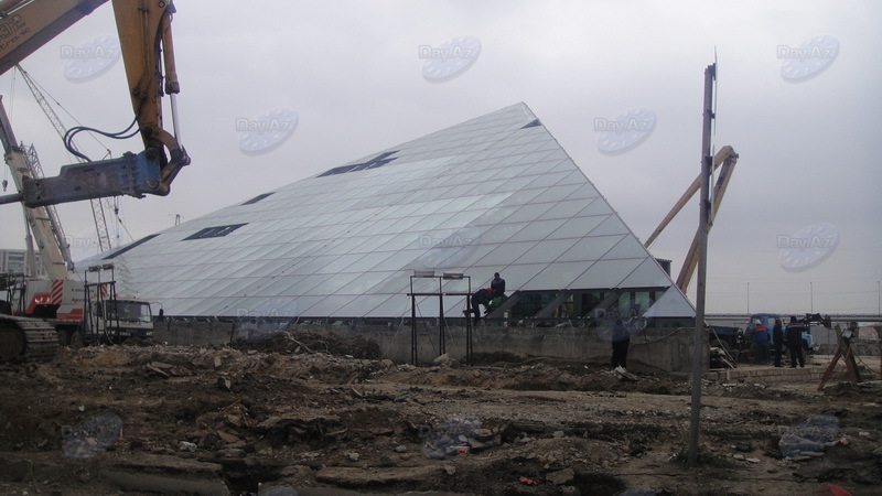 Новый вестибюль одной из станций бакинского метро почти готов – ФОТО