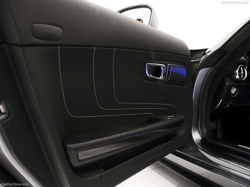 Brabus представил новый Mercedes SLS AMG Roadster 2012 года - ФОТОСЕССИЯ
