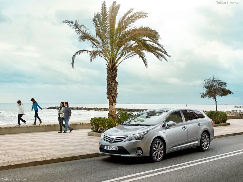 Toyota приступает к производству обновленной модели Avensis 2012 - ФОТОСЕССИЯ