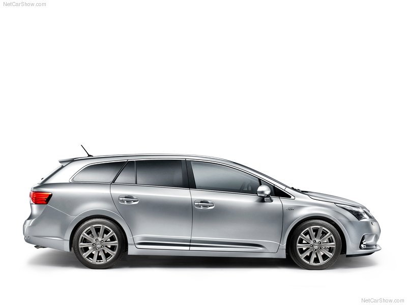 Toyota приступает к производству обновленной модели Avensis 2012 - ФОТОСЕССИЯ