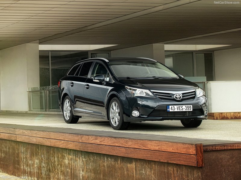 Toyota приступает к производству обновленной модели Avensis 2012 - ФОТОСЕССИЯ