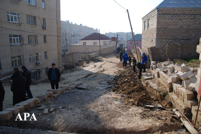 В Баку активизировался оползень - ФОТО