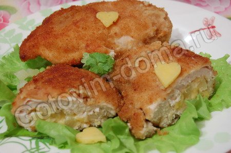 Куриная грудка, фаршированная ананасами и сыром - ФОТО