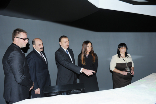 Президент Ильхам Алиев и его супруга Мехрибан Алиева приняли участие в открытии музея, построенного в Гобустанском заповеднике – ФОТО