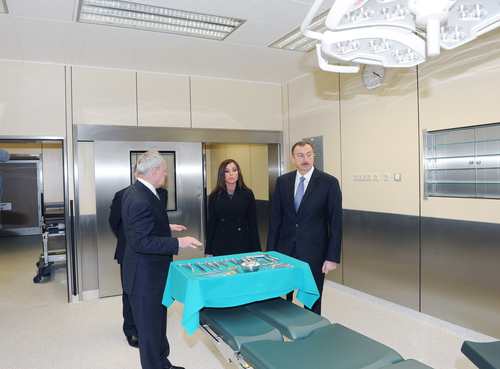 Президент Ильхам Алиев и его супруга Мехрибан Алиева приняли участие на открытии Республиканского диагностического центра после капремонта - ФОТО