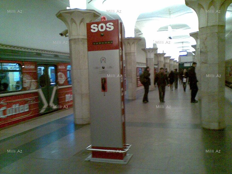 В бакинском метро появились аппараты SOS - ФОТО