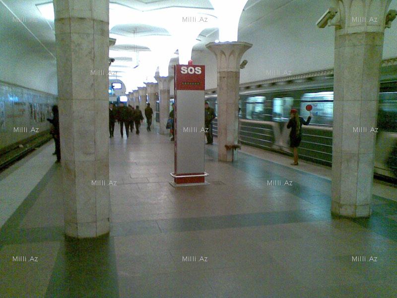 В бакинском метро появились аппараты SOS - ФОТО