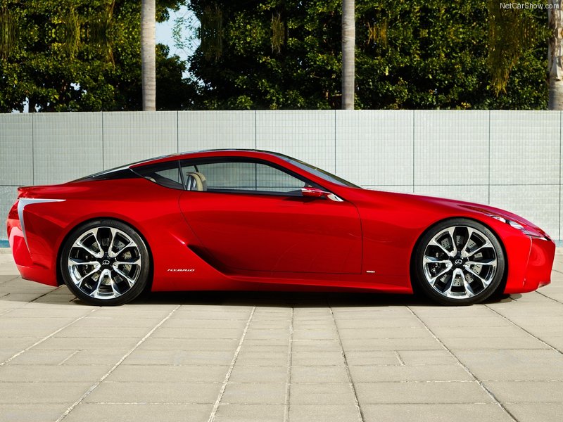 Lexus рассекретил снимки нового автомобиля - ФОТОСЕССИЯ