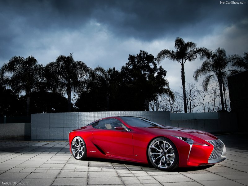 Lexus рассекретил снимки нового автомобиля - ФОТОСЕССИЯ