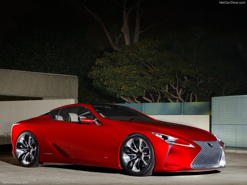 Lexus рассекретил снимки нового автомобиля - ФОТОСЕССИЯ