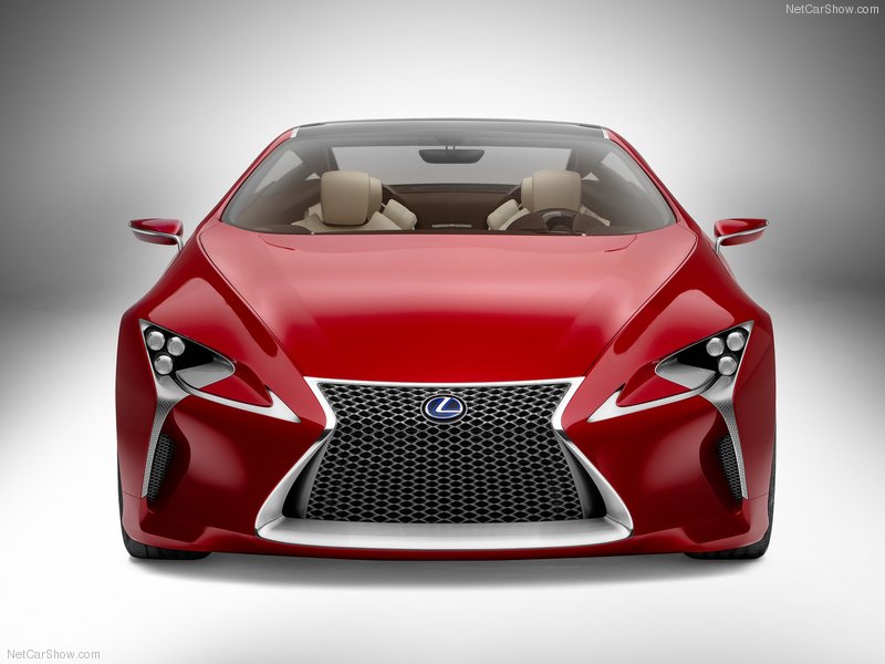 Lexus рассекретил снимки нового автомобиля - ФОТОСЕССИЯ