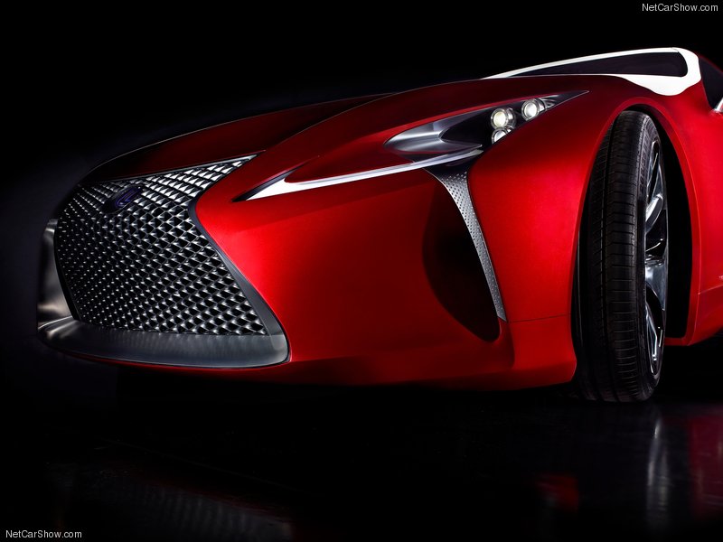 Lexus рассекретил снимки нового автомобиля - ФОТОСЕССИЯ