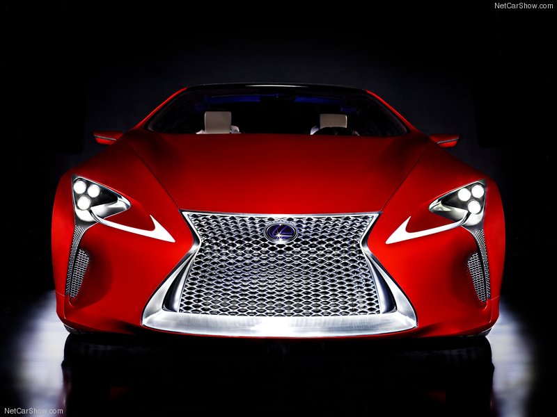 Lexus рассекретил снимки нового автомобиля - ФОТОСЕССИЯ
