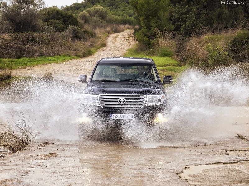 Новый Toyota Land Cruiser 2013 года - ФОТОСЕССИЯ