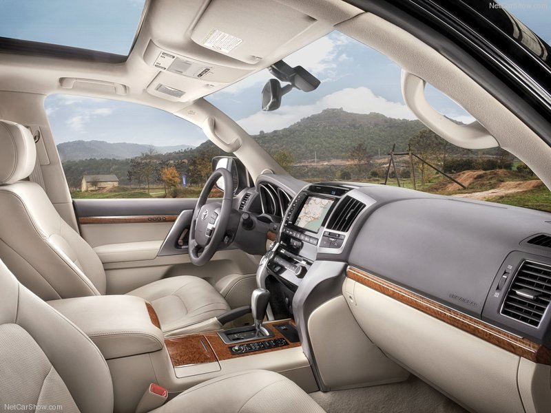 Новый Toyota Land Cruiser 2013 года - ФОТОСЕССИЯ