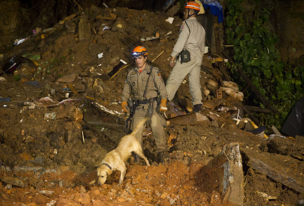 Разрушительный оползень в Бразилии - ФОТОСЕССИЯ