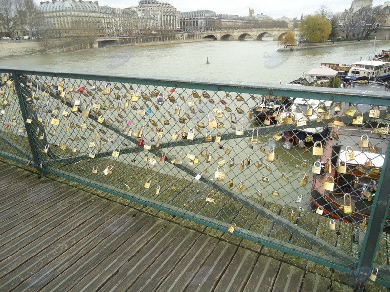 Парижские разочарования: город любви глазами бакинской туристки - ФОТО