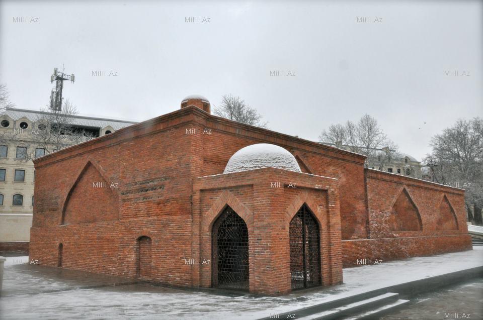 Снежные зарисовки Гянджи - ФОТО