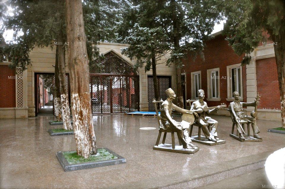 Снежные зарисовки Гянджи - ФОТО