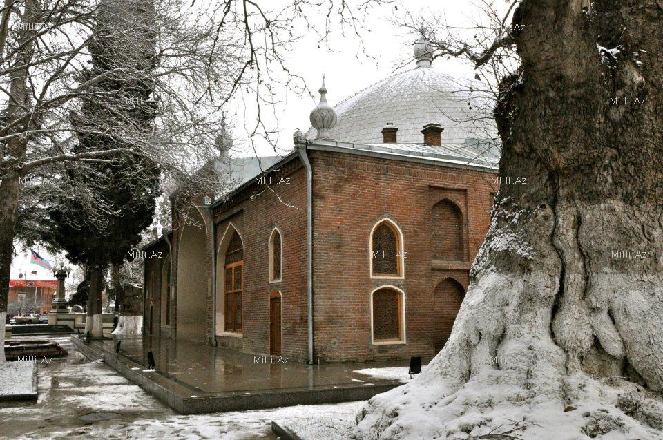Снежные зарисовки Гянджи - ФОТО