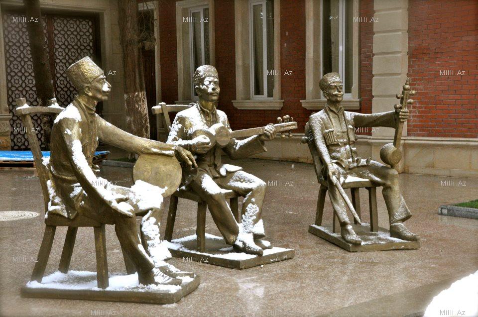 Снежные зарисовки Гянджи - ФОТО