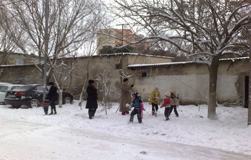 Замерзшая столица: Баку во власти снега и льда - ФОТОСЕССИЯ