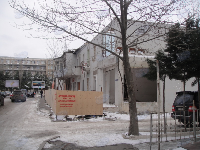 В Наримановском районе Баку сносят жилое здание - ФОТО