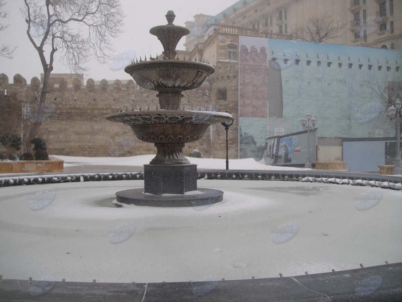 В Баку бушует метель - ОБНОВЛЕНО - ФОТО
