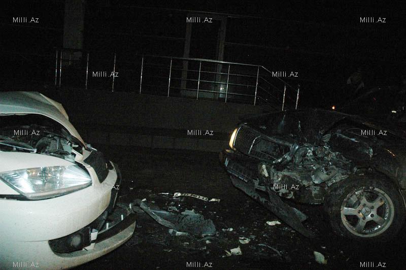 В Баку столкнулись “Mercedes” и “Mitsubishi”- ФОТО