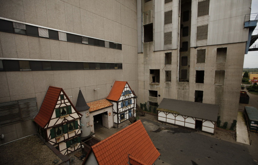 Парк развлечений на территории ядерного реактора - ФОТОСЕССИЯ