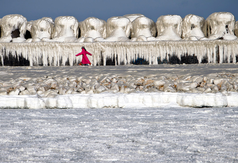 Черное море впервые за 30 лет покрылось льдом - ФОТОСЕССИЯ