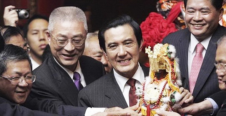 Самые странные свадьбы всех времен - ФОТО